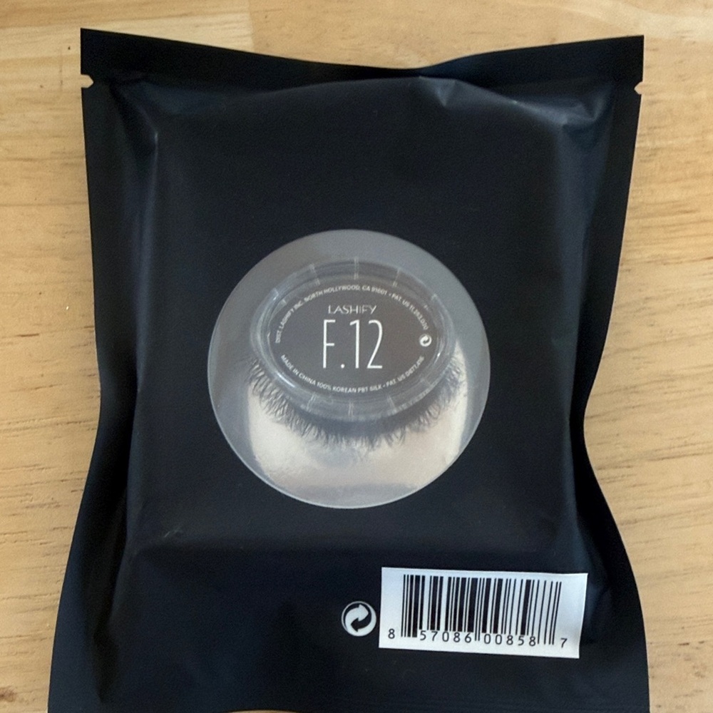 LASHIFY F.12 Black Fluffy Lashes NWT